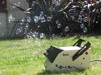 Tesauro Negociar Vuelo ▷ Decora tu boda con una máquina de burbujas - invitaciones y detalles  originales
