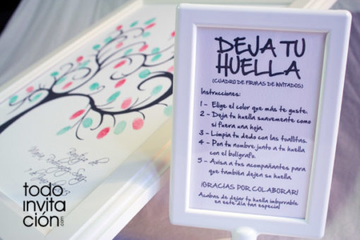 cuadro arbol de huellas para bautizo