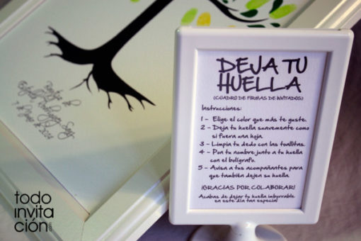 cuadro arbol de huellas para bautizo