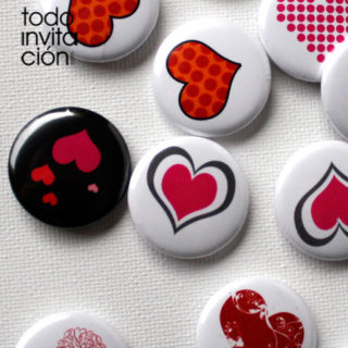 chapas divertidas para bodas corazones