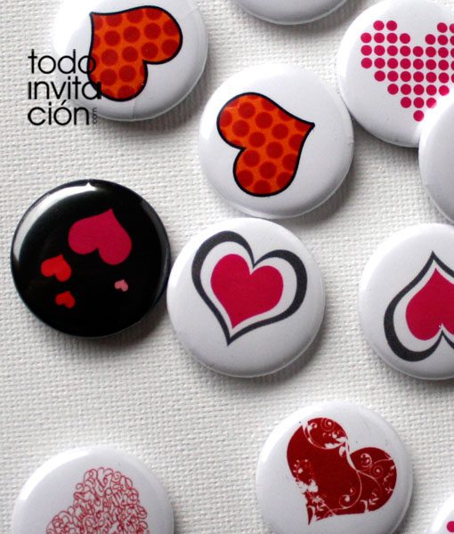 chapas divertidas para bodas corazones