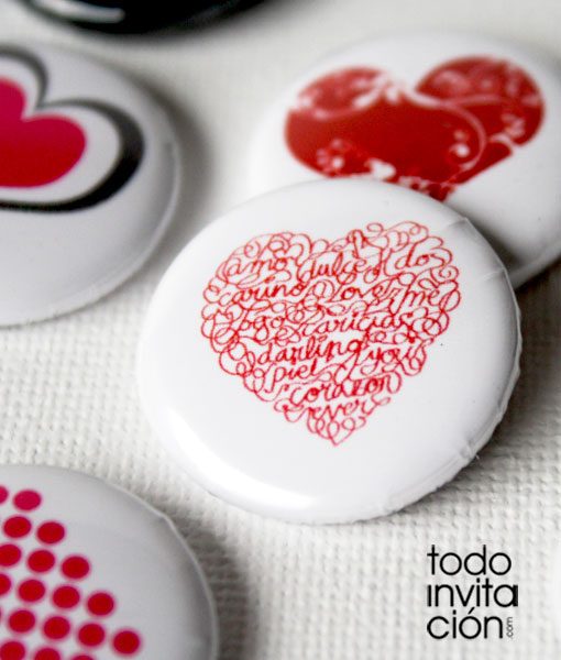 chapas divertidas para bodas corazones