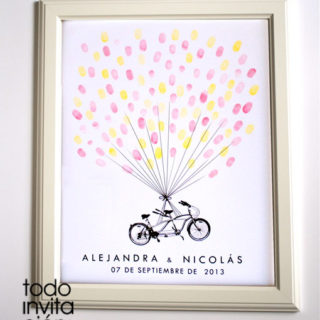 cuadro de huellas boda bici globos