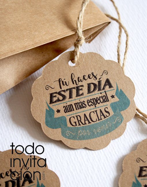 etiquetas de kraft. detalles invitados de boda